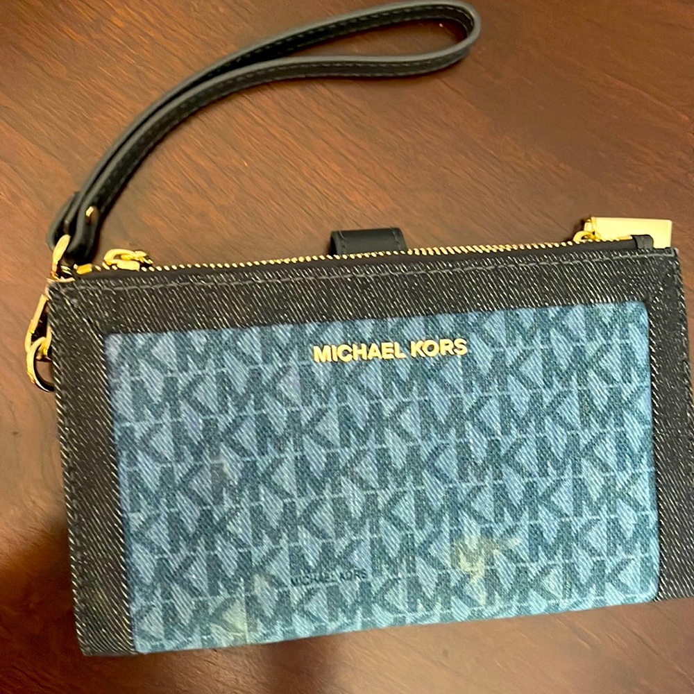 MK strap wallet  signature logo